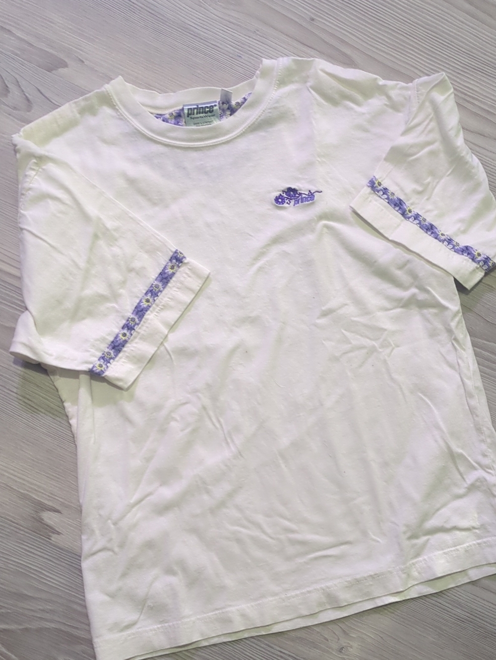 Vintage Prince Sportswear White Embroidered Floral T-Shirt Women's Small 100% Co